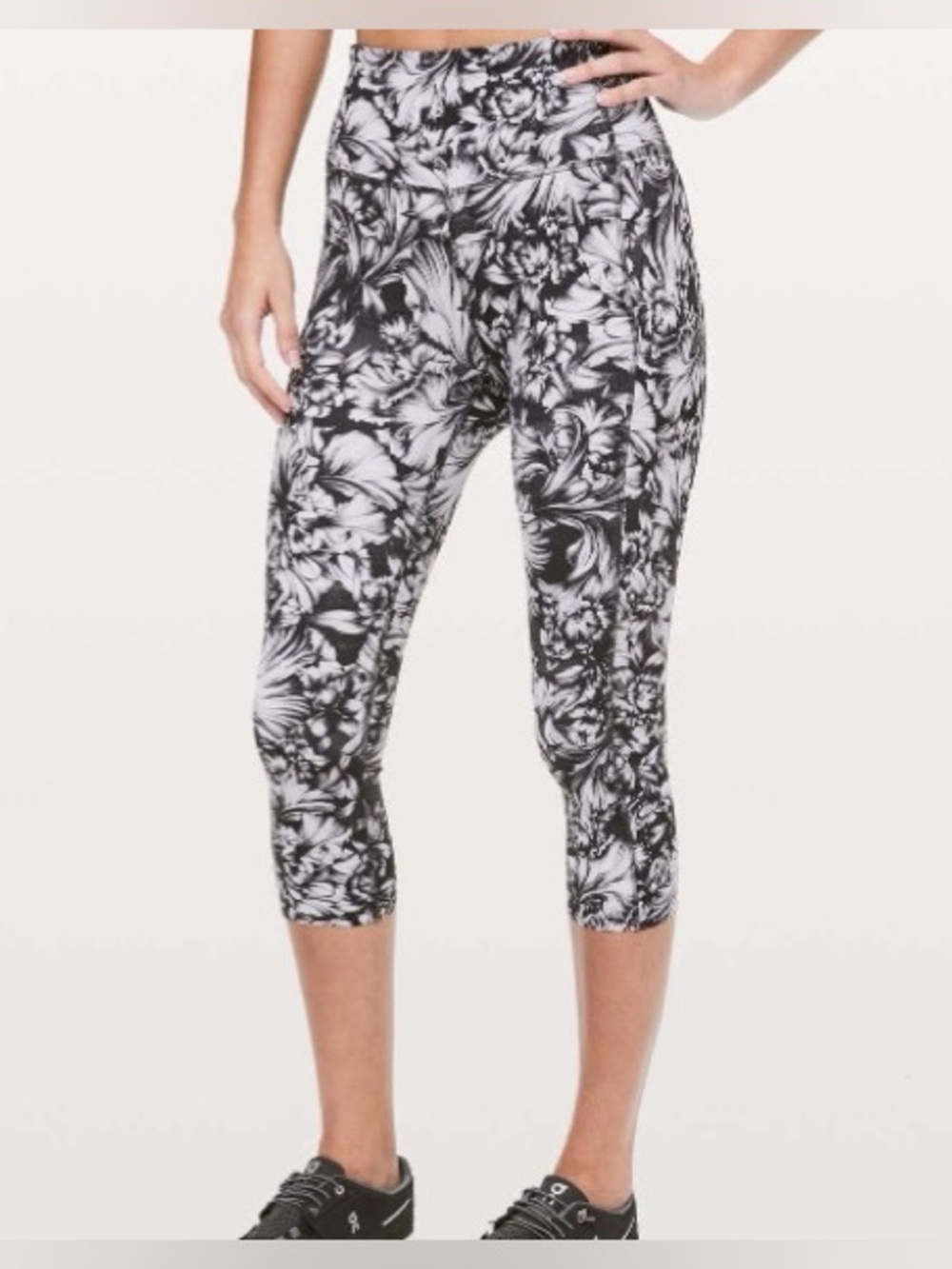 Lululemon Wunder Under Crop (High-Rise) 21" in Night Garden Ice Grey Black